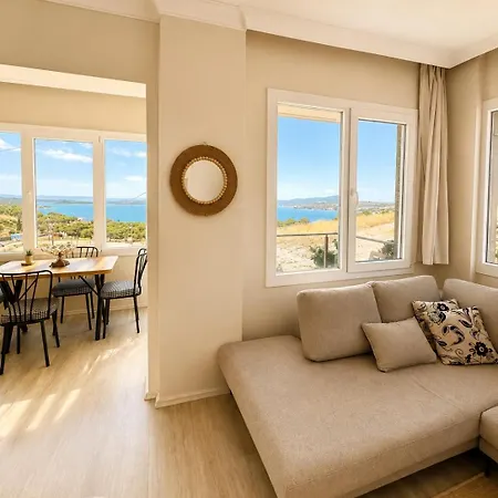 Luxury 2 1 With A Unique View In The Center Of *