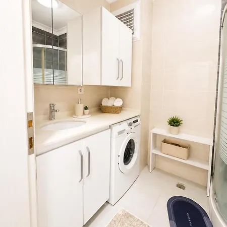 Luxury 2 1 With A Unique View In The Center Of *